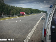 A2. Hulajnogą elektryczną po… autostradzie i pod prąd. Był pijany