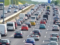 Zrezygnowali z auta i dostali premię 5,3 tys. zł. Miasto nie nadąża z rozdawaniem bonów