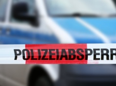 Na ulicę wybiegł zakrwawiony mężczyzna. Makabryczne odkrycie w jego domu