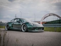 Jak to jeździ: nieprzyzwoicie piękne i szerokie Porsche Indecent