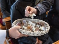 Koniec z datkami na tacę? Oto nowy pomysł księży