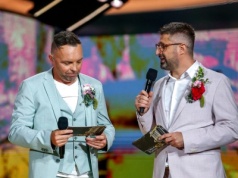 Polityczne żarty na festiwalu w Opolu. 