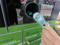 Już za 4 miesiące w sklepach pojawią się butelki z kaucją. Oto co trzeba wiedzieć o nowym systemie