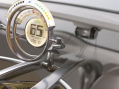 Toyota poszalała kiedyś z miejskim elektrykiem. Nie miał kierownicy, ale w środku wyglądał jak Pagani