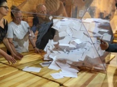 Sztab Trzaskowskiego złoży protest wyborczy. Wyniki w niektórych komisjach „niewytłumaczalne”