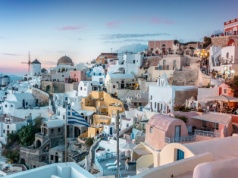 Santorini świeci pustkami. Gdzie podziali się turyści na jednej z najpiękniejszych greckich wysp?