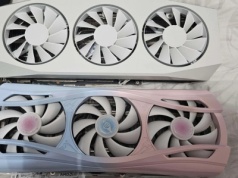 Gracz kupuje kartę graficzną AMD na Amazonie, a po dwóch tygodniach z AliExpress dociera do niego drugie GPU, o którym zupełnie zapomniał