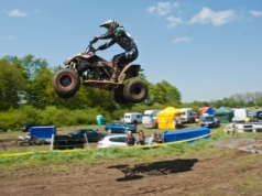 Groźny incydent na imprezie w Gdańsku. Quad wypadł z trasy wyścigu i uderzył w ludzi