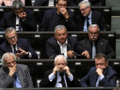 Wspólne rządy PiS i Konfederacji? Polacy wyrazili swoje zdanie w nowym sondażu