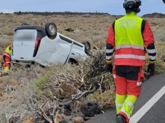 Wypadek na Lanzarote: dostawczak wpadł w skały