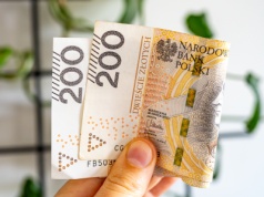 Polacy świetnie zarabiają. Polska płaca minimalna jest w czołówce Europy