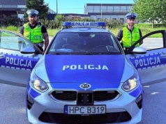 Rodząca kobieta za kierownicą pędziła do szpitala. Na szczęście zatrzymali ją policjanci