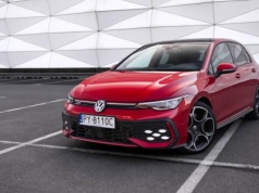 Volkswagen Golf GTI to motoryzacyjny introwertyk. Skrywa swój potencjał