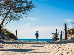 Polacy wybierają urlop w kraju – analiza preferencji i trendów sezonu letniego 2025