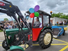 Uczniowie tej szkoły rolniczej mają takie ciągniki i maszyny. Zobacz paradę z okazji Agro Show 2025 w Trzciance!