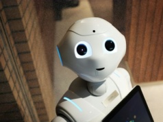 Badacze ze Stanford ostrzegają: AI terapeuci mogą wzmacniać urojenia