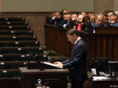Sikorski zostawia resztę w tyle. Tak Polacy oceniają pracę ministrów