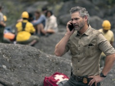 Eric Bana w roli strażnika prawa na krańcu cywilizacji. Zobacz zwiastun serialu Dzikość