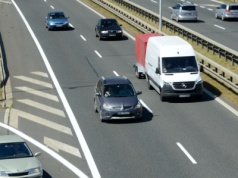 Czy na autostradzie można wyprzedzać prawą stroną? Rozwiewamy wątpliwości