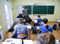 W jaki sposób można przenieść dziecko do innej szkoły? Przed wakacjami należy wykonać ten jeden krok