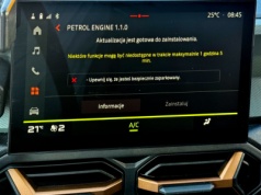 Nowa Dacia Duster – jedziesz samochodem, a tu nagle aktualizacja silnika on-line. Co zrobić, jak żyć?