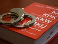 Pijany rowerzysta pobił policjantów w Boguchwale. Koledzy opluli mundurowych