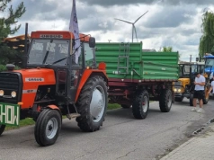 Agro Show uczniów z Trzcianki zachwyca! Stare i nowe ciągniki w jednej paradzie