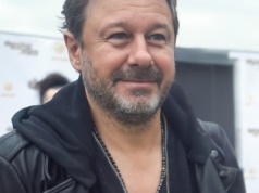 Piasek spakował walizki i zaszył się z dala od miasta. Tak teraz żyje