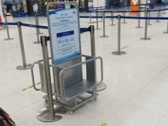 Bagaże do kontroli. Pasażerowie skarżą się do UOKiK na Ryanair i Wizz Air