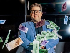 Tak się zachwycił grą na komórkę „w stylu Monopoly”, że odkupił ją od księgowego w Londynie. Teraz sam robi mobilne „Monopoly” na licencji Hasbro