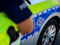 Przerwy w pracy wykorzystywali na kradzież. Połasili się m.in. na zdrapki