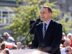 Ministerstwo Sikorskiego „na bogato”: Aż siedmioro wiceministrów!