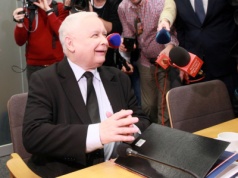 Dzisiaj 76. urodziny Jarosława Kaczyńskiego. Kolejka z życzeniami do prezesa PiS