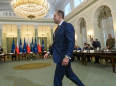 Tak Tusk przywitał się z Nawrockim. Uchwyciły to kamery. A Żukowska? Sami zobaczcie!