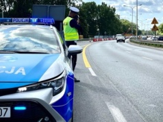 W związku z długim weekendem na drogach więcej policji