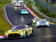 W jedną dobę przez „zielone piekło” – 24h Nürburgring na żywo w Motowizji