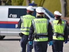 Chaos na drogach w Austrii. 30 tys. samochodów zawróconych z bocznych dróg