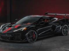 Chevrolet Corvette ZR1X rzuca rękawicę Ferrari