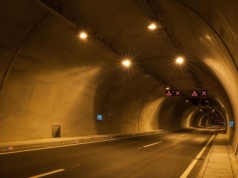 Ma prawie 130 lat i wciąż działa. Pierwszy tunel samochodowy na świecie znajduje się w Niemczech