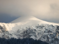 Ojciec wziął ośmioletnią córkę w Tatry podczas zamieci. Mężczyzna usłyszał zarzuty