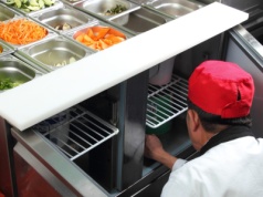 Gigantyczna kontrola w polskich restauracjach. 75% lokali z nieprawidłowościami