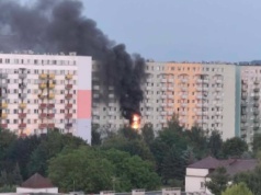 Potężny pożar wieżowca w Rzeszowie. Ludzie uwięzieni w mieszkaniach [FILMY]