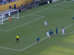 92. minuta, Real remisuje z Al-Hilal. Do karnego podchodzi Valverde