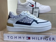 Trampki Tommy Hilfiger 140 zł taniej - lekkie i wygodne cudeńka na lato. Puma też tnie ceny