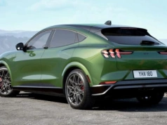Ford Mustang Mach-E może uwięzić we wnętrzu. Problem jest poważny