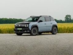 Pierwsza jazda: Renault 4 E-Tech - trochę brakło odwagi