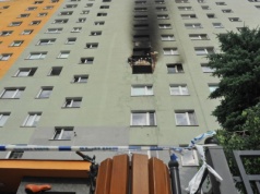 Pożar bloku w Rzeszowie. Nie żyje 14-letnia dziewczynka [ZDJĘCIA]