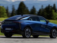 Ponad 300 dziennikarzy przetestowało nowego luksusowego DS N°8 marki DS Automobiles