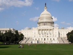 Niepokojąca fala w USA. Politycy zaczęli otrzymywać to do domów. 