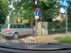 Obywatel sam goni pijanego kierowcę. Policja doradza mu, żeby jeszcze sam rzucił go na glebę